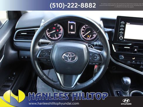Used 2021 Toyota Camry SE image 16
