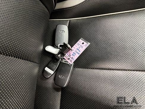 Used 2014 Hyundai Veloster Turbo FWD image 35