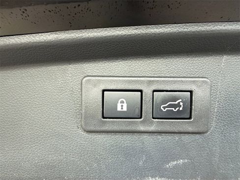 Used 2024 Subaru Outback Premium image 30