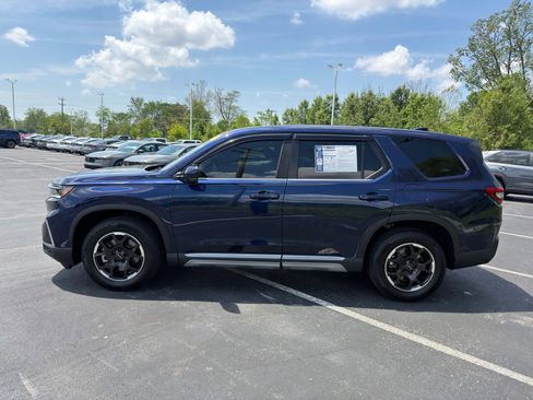 Used 2025 Honda Pilot EX-L image 3