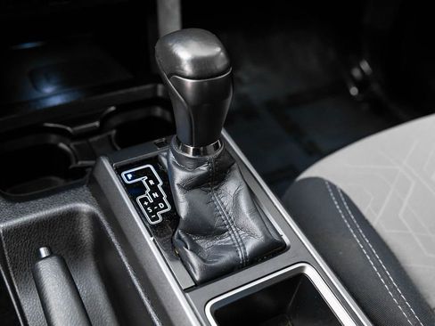 Used 2021 Toyota Tacoma TRD Sport w/ Technology Package image 31