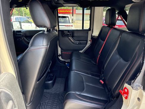 Used 2017 Jeep Wrangler Unlimited Rubicon AWD/4WD image 11