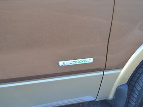 Used 2011 Ford F150 Lariat w/ Lariat Chrome Pkg image 54