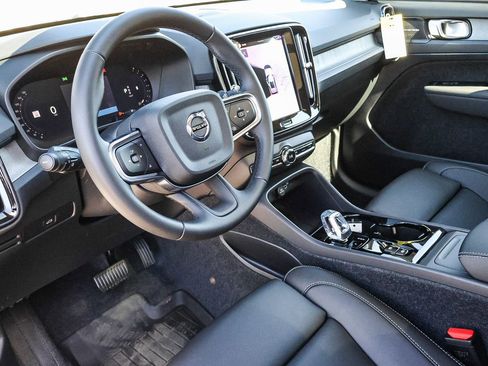 New 2026 Volvo XC40 B5 Ultra w/ Climate Package image 27