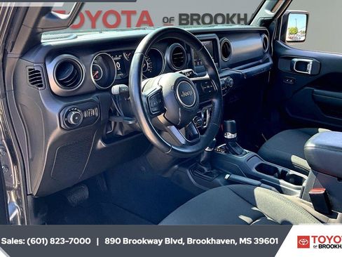 Used 2022 Jeep Wrangler Sport AWD/4WD image 12
