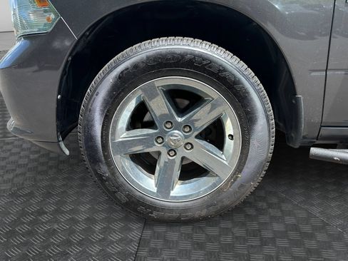 Used 2016 RAM 1500 Express AWD/4WD image 14