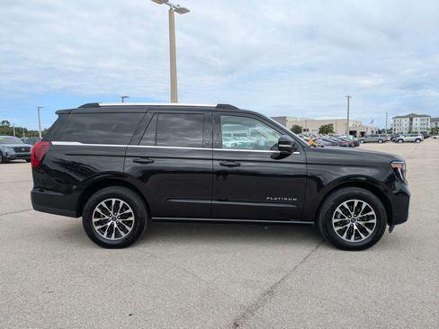 Used 2025 Ford Expedition Platinum AWD/4WD image 4