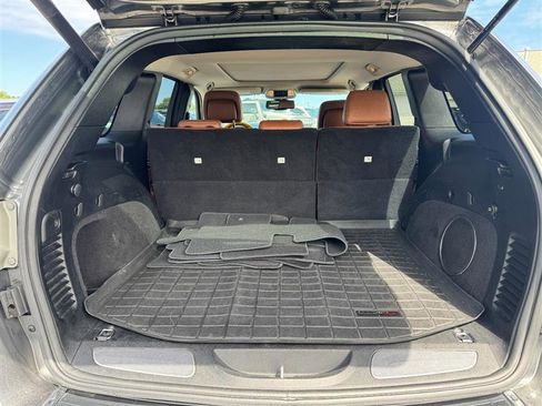 Used 2013 Jeep Grand Cherokee Overland image 19