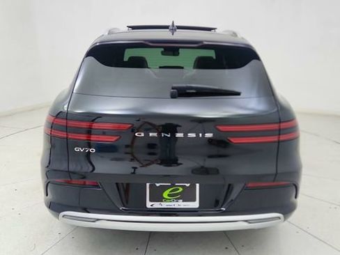 Used 2025 Genesis Electrified GV70 Advanced w/ Prestige Package image 5