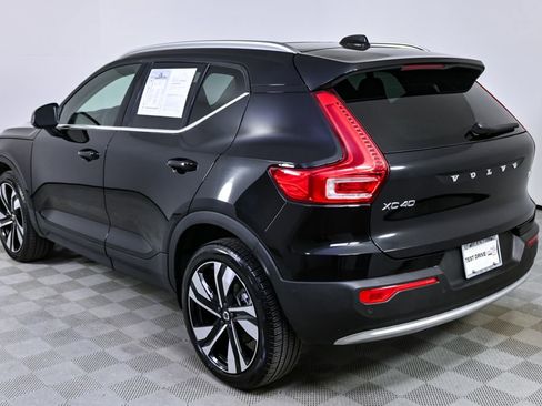 Certified 2025 Volvo XC40 B5 Plus image 4