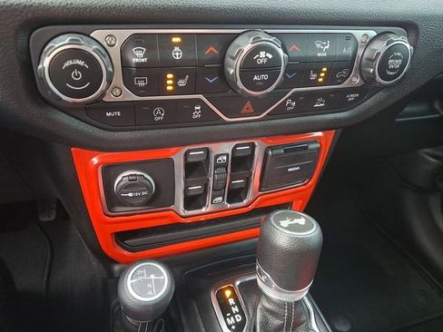 Used 2024 Jeep Wrangler Sport S image 15