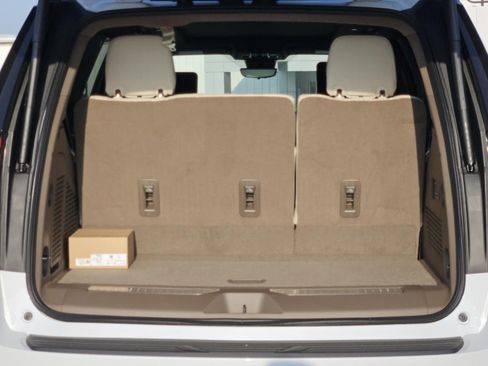 New 2026 GMC Yukon Denali w/ Denali Reserve Package AWD/4WD image 7