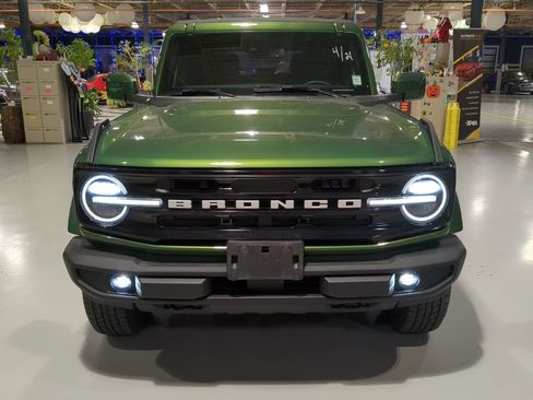 Used 2023 Ford Bronco Outer Banks AWD/4WD image 3