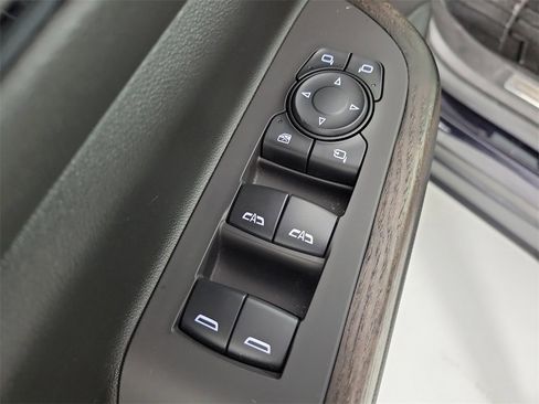 Used 2022 GMC Acadia Denali w/ Denali Ultimate Package image 19