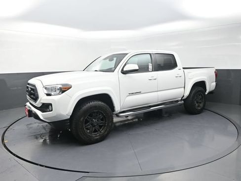 Used 2022 Toyota Tacoma SR5 AWD/4WD image 29