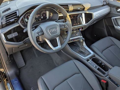 New 2025 Audi Q3 2.0T Premium image 3