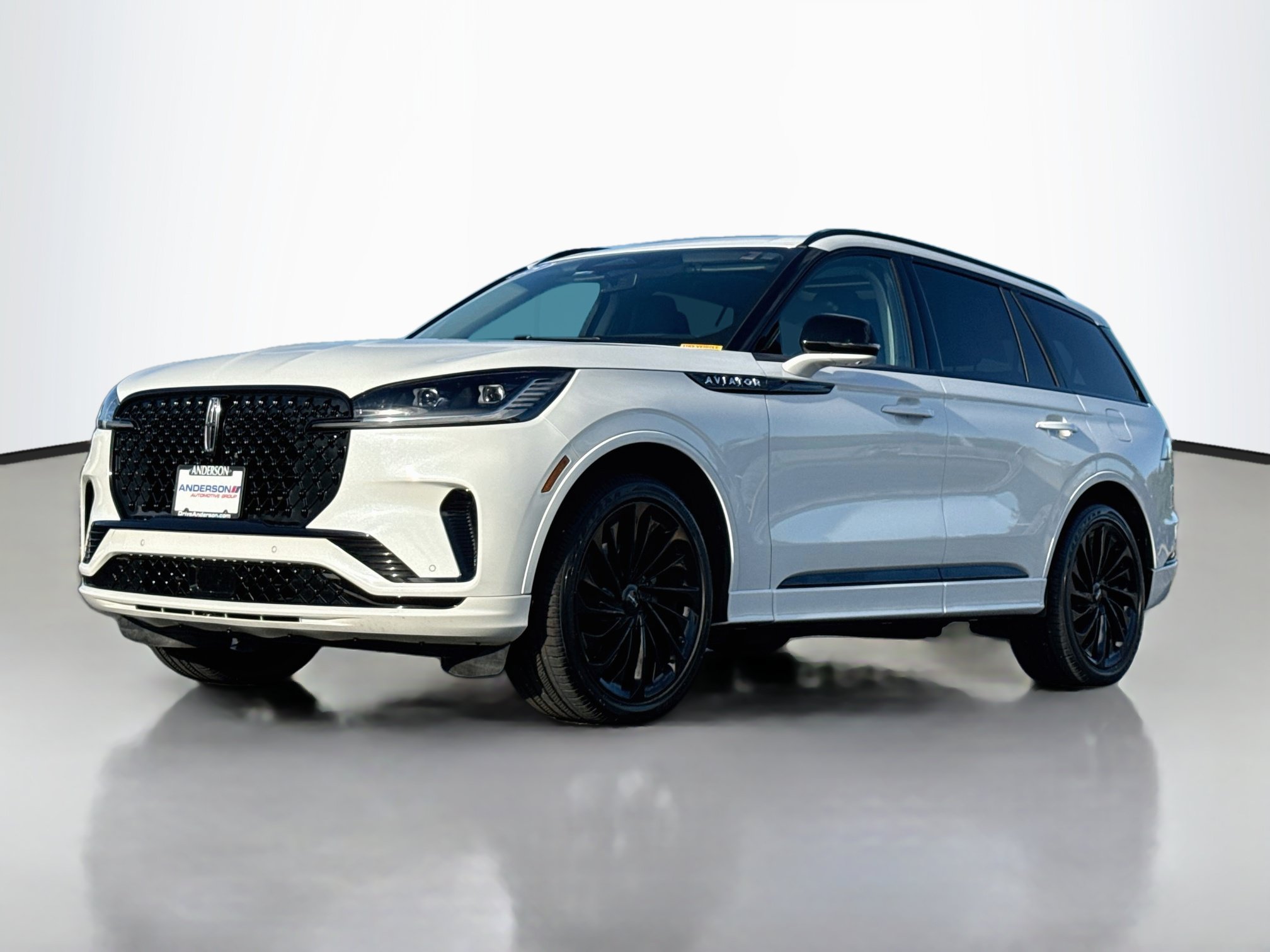 Used 2025 Lincoln Aviator Reserve w/ Equipment Group 201A AWD/4WD image 3