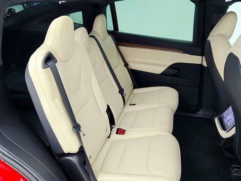 Used 2024 Tesla Model X image 25