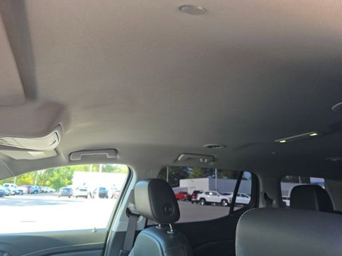 Certified 2023 GMC Acadia SLT image 21