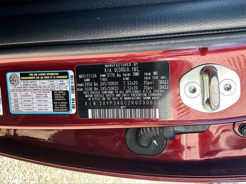 Certified 2024 Kia Telluride EX w/ EX Captain's Chair Package image 34