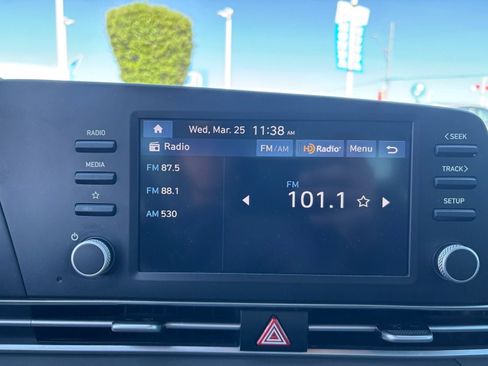 Used 2024 Hyundai Elantra SE image 24