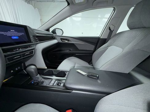 Used 2025 Toyota Camry LE w/ Convenience Package AWD/4WD image 26