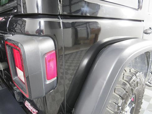 Used 2021 Jeep Wrangler Unlimited Rubicon AWD/4WD image 31