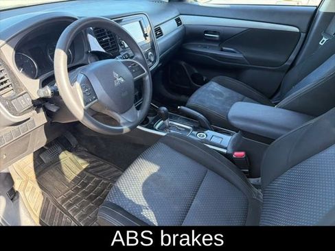 Used 2018 Mitsubishi Outlander ES AWD/4WD image 7