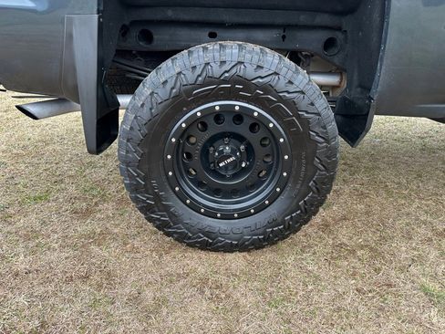 Used 2018 Chevrolet Silverado 1500 LT w/ All Star Edition image 10