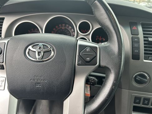 Used 2016 Toyota Sequoia SR5 image 19