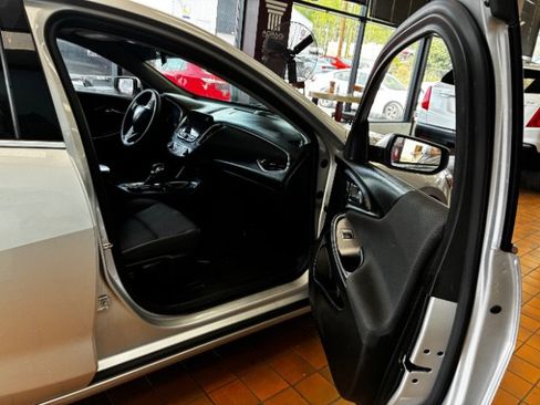 Used 2021 Chevrolet Malibu LT FWD image 25