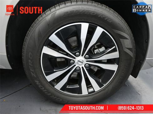 Used 2024 Volvo XC60 B5 Core image 29