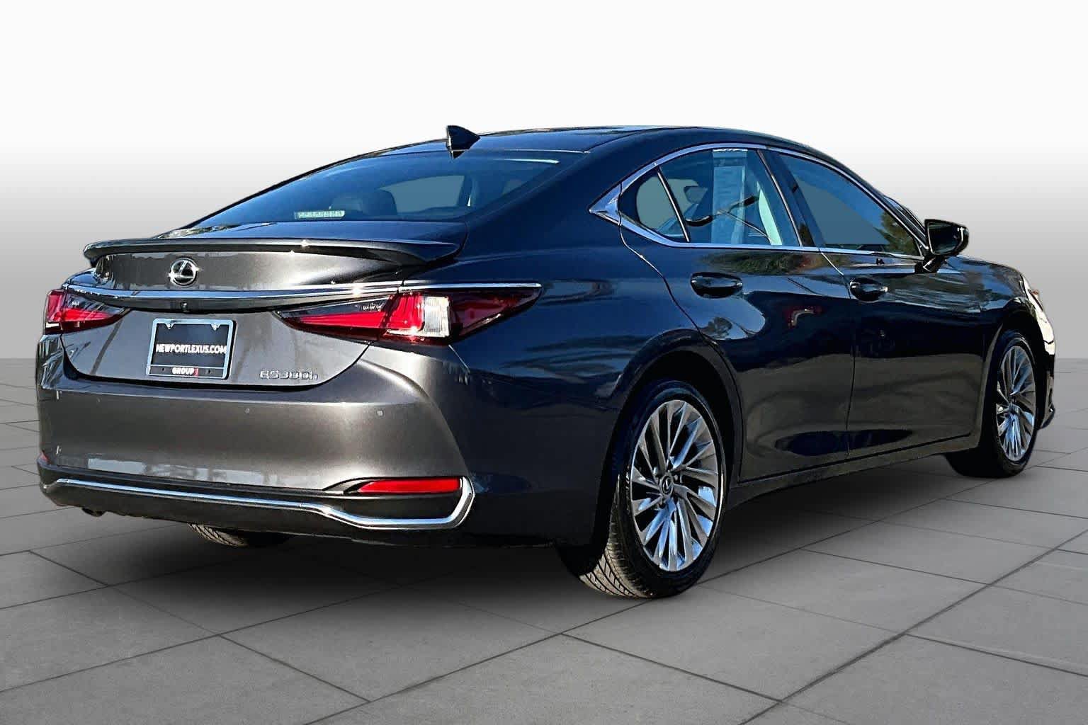 Used 2023 Lexus ES 300h w/ Accessory Package (Z1) FWD image 12