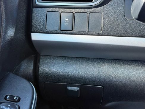 Used 2017 Toyota Camry SE FWD image 22
