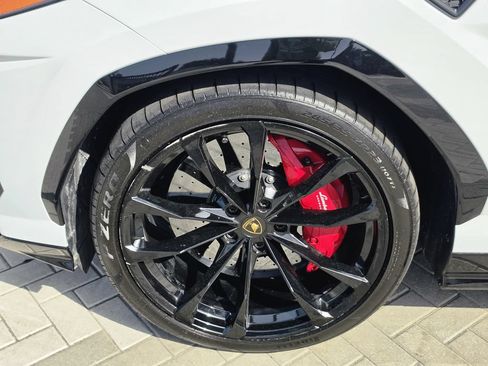Used 2022 Lamborghini Urus AWD/4WD image 6
