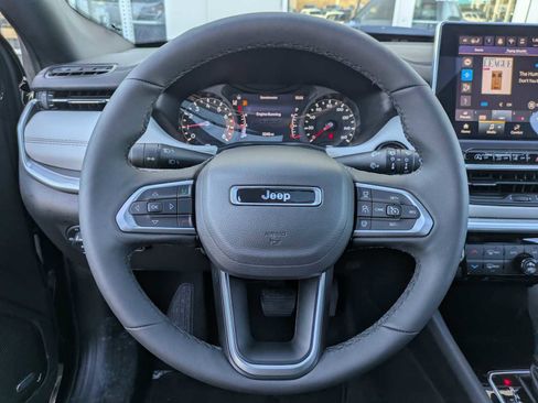 Used 2025 Jeep Compass Limited w/ Sun & Sound Group image 23