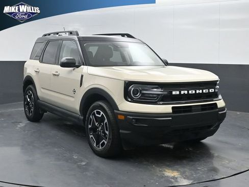 Used 2024 Ford Bronco Sport Outer Banks w/ Tech Package AWD/4WD image 1