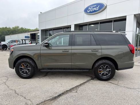 Used 2025 Ford Expedition Tremor AWD/4WD image 4