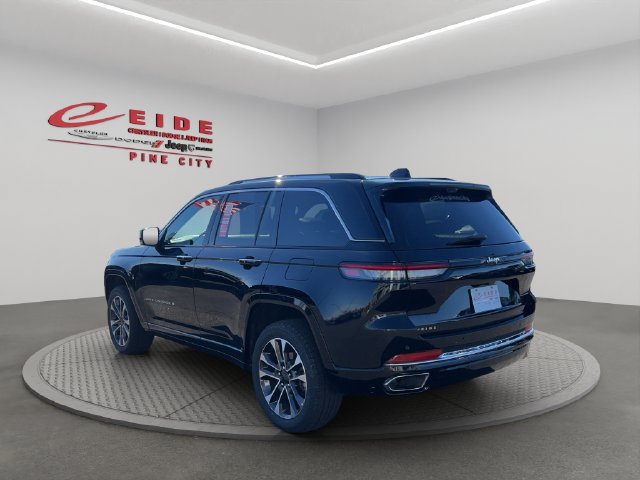 Used 2023 Jeep Grand Cherokee Overland w/ Luxury Tech Group IV AWD/4WD image 7