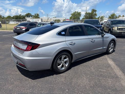 Used 2023 Hyundai Sonata SE FWD image 7