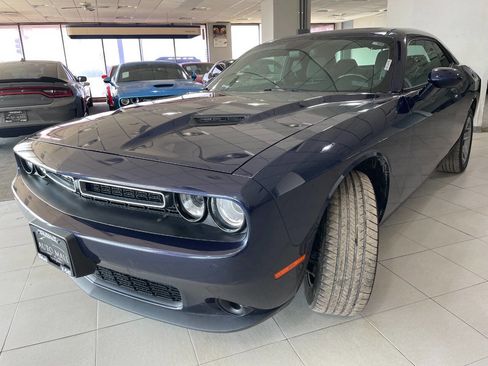 Used 2016 Dodge Challenger SXT w/ Driver Convenience Group image 3