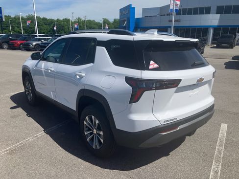 New 2026 Chevrolet Equinox LT w/ Safety and Technology Package FWD image 5