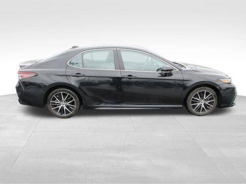 Used 2024 Toyota Camry SE FWD image 6