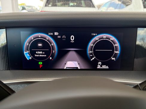 Certified 2025 Volkswagen Tiguan S FWD image 17