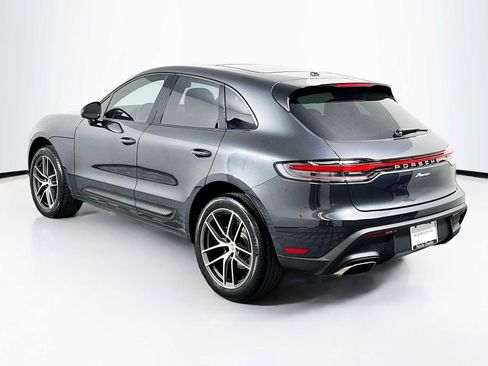 Used 2025 Porsche Macan image 3