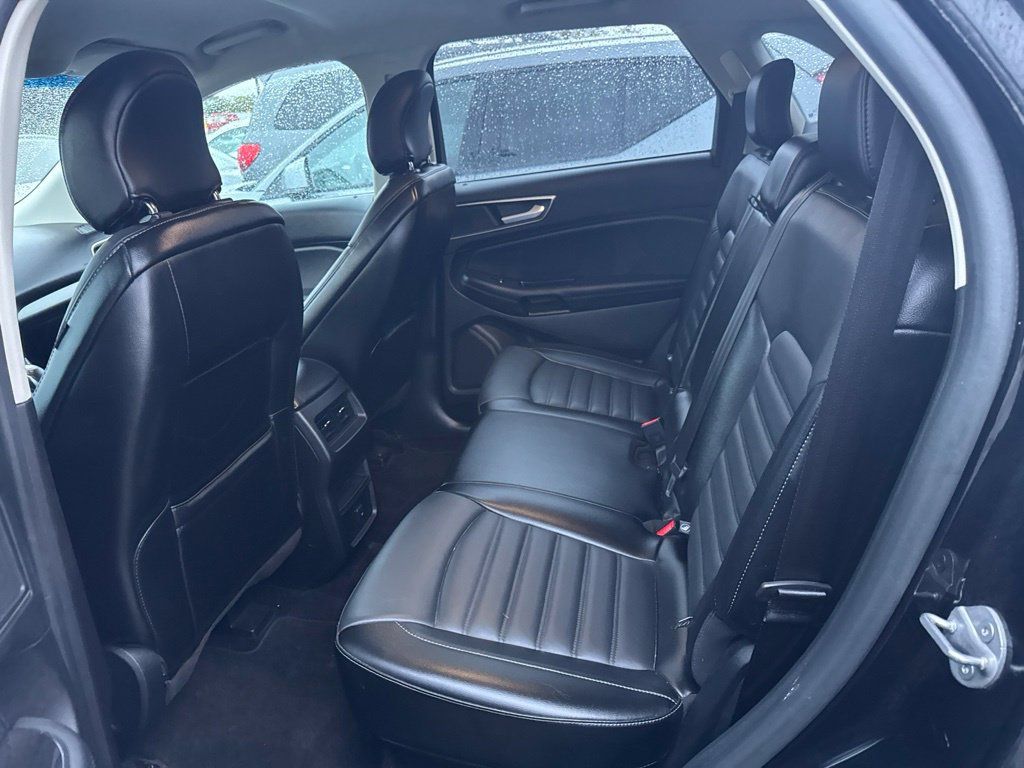 Used 2017 Ford Edge SEL w/ Equipment Group 201A FWD image 10
