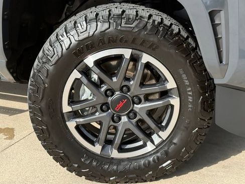 Used 2025 Toyota Tacoma TRD Sport image 2