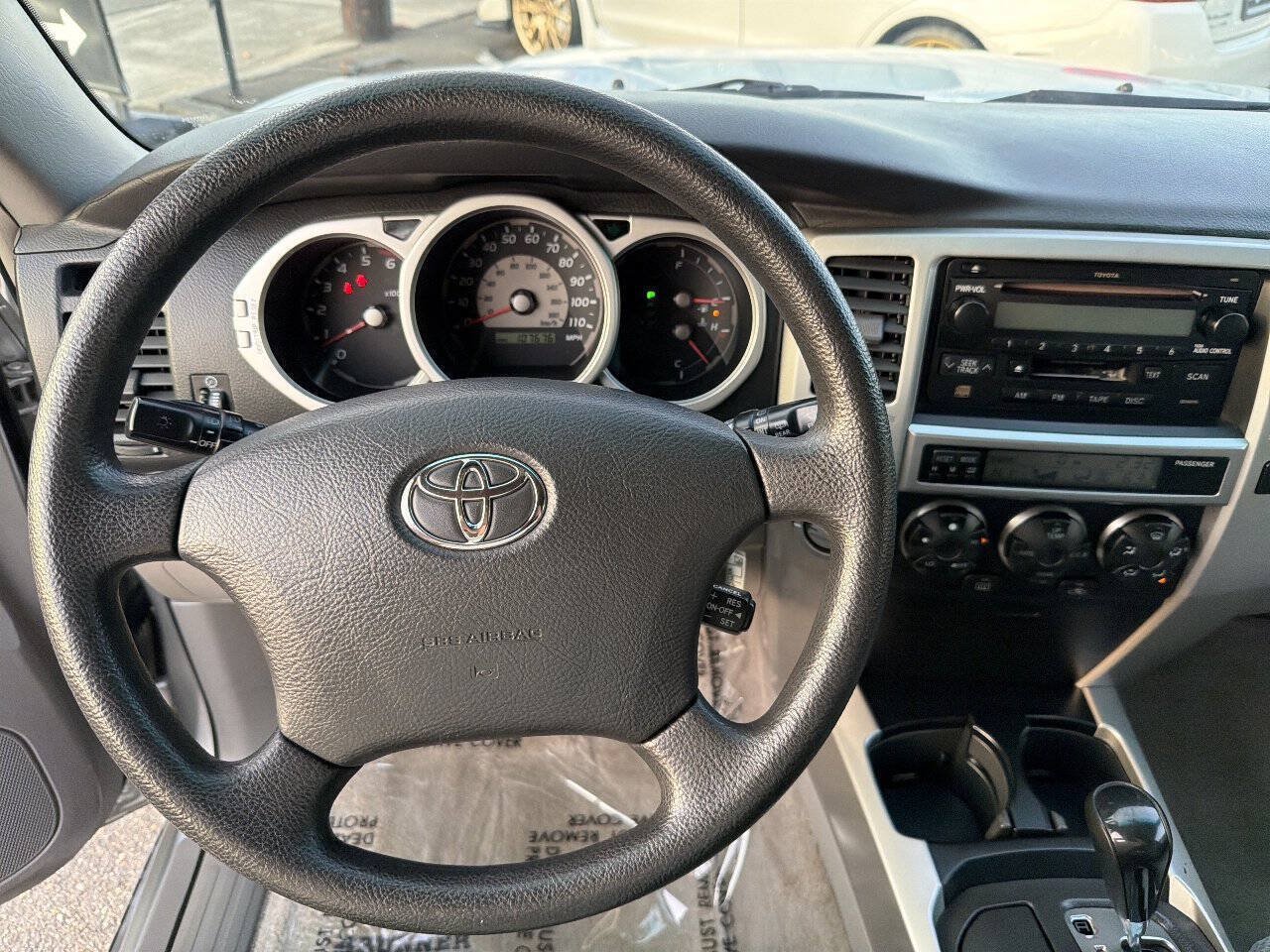 Used 2003 Toyota 4Runner SR5 w/ Preferred Accessory Pkg AWD/4WD image 24