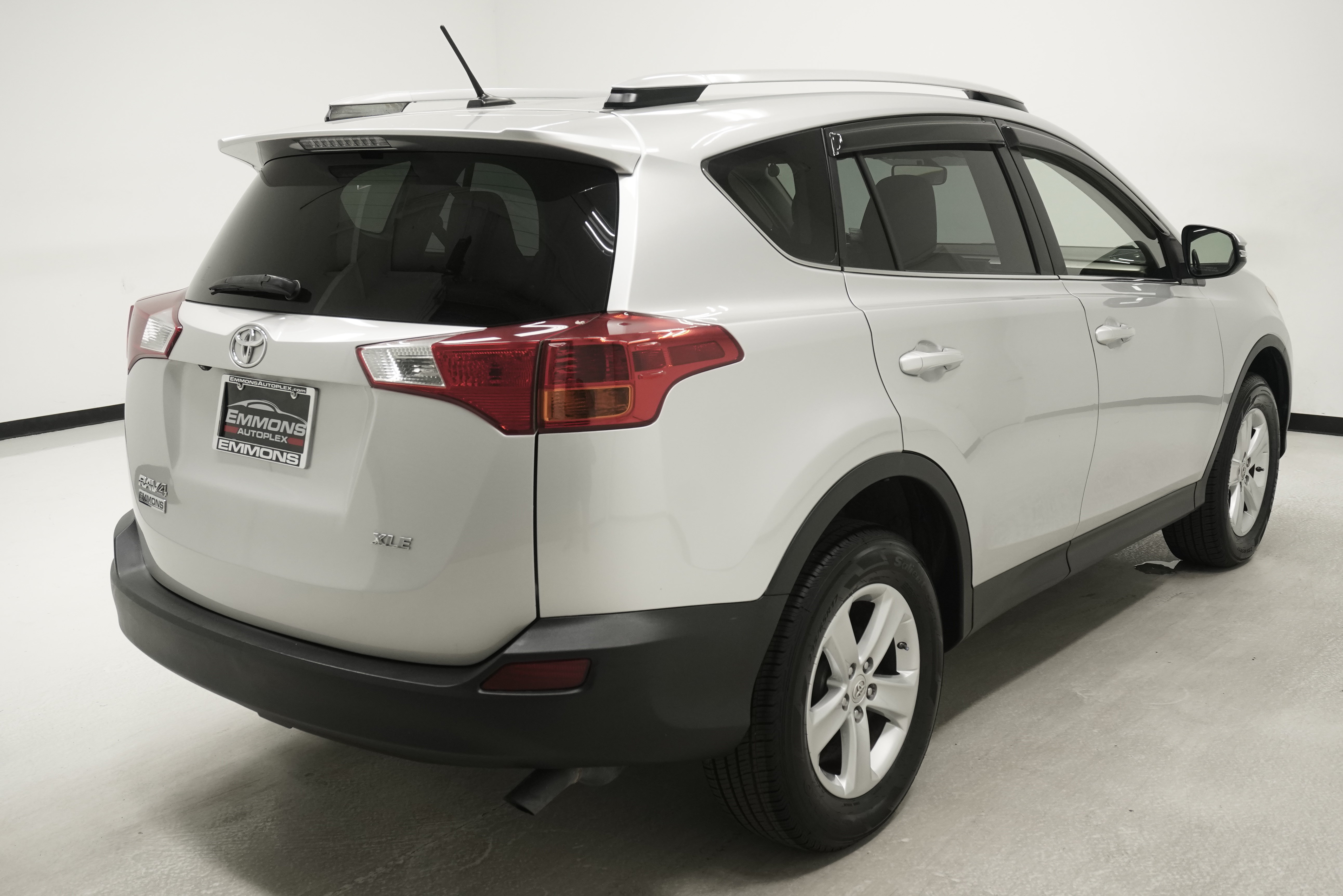 Used 2014 Toyota RAV4 XLE FWD image 4
