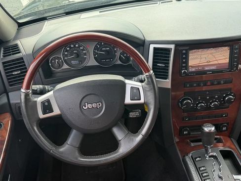 Used 2009 Jeep Grand Cherokee Overland AWD/4WD image 10